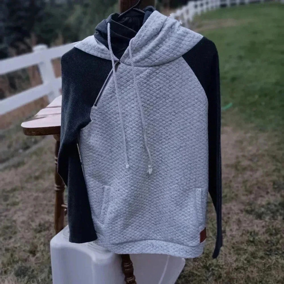 Charcoal and grey fleece knitted hoodie with zipper pockets - Picture 6 of 8